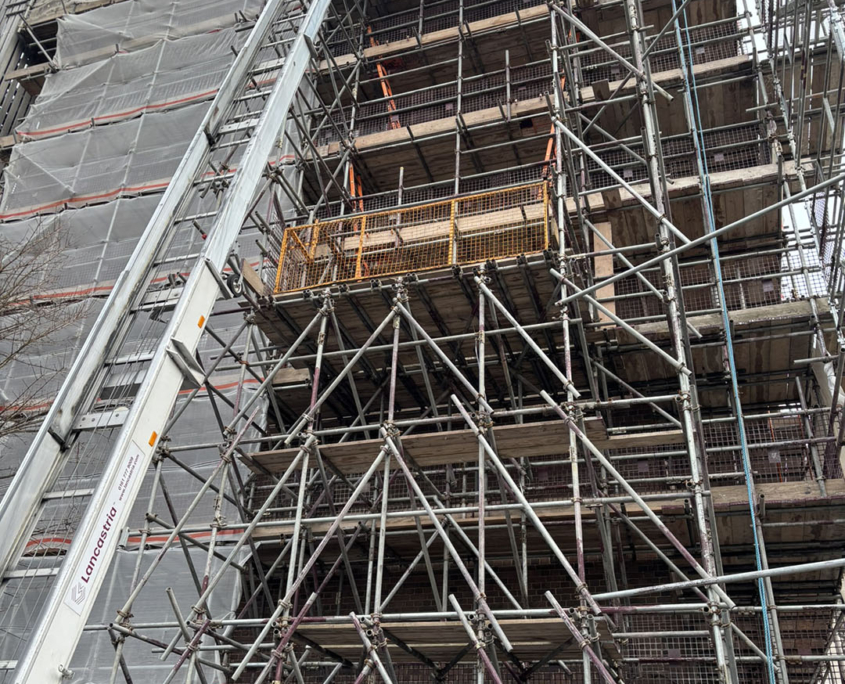 Delivering complex scaffolding in Liverpool